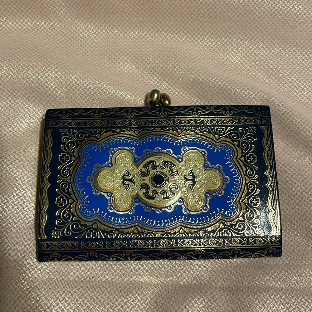 Vintage Coin Purse- shiny blue/gold colored, w/brass colored kiss closure.